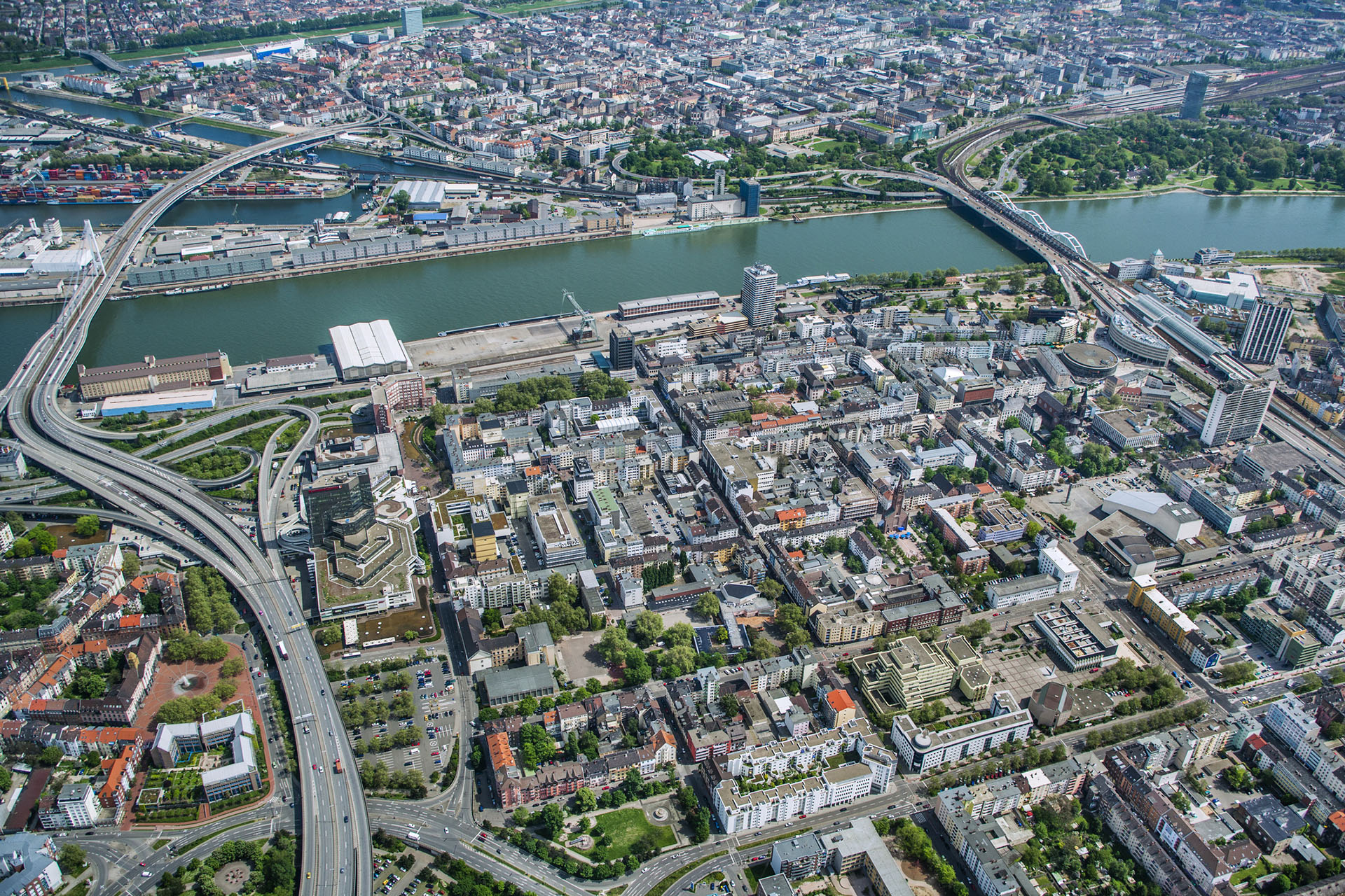 Vue aérienne de la ville de Ludwigshafen