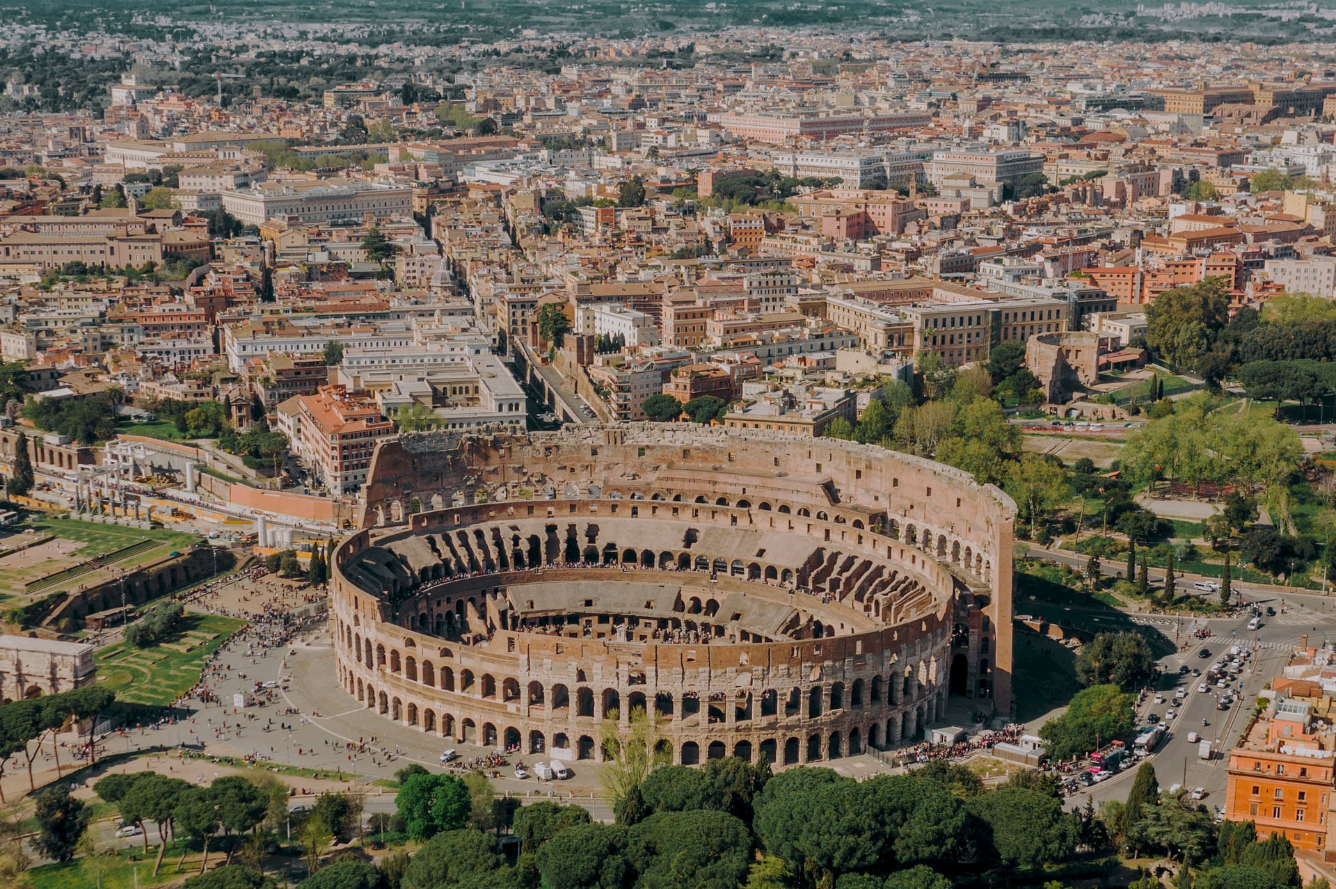 Vue aérienne de la ville de Rome et du Colisée