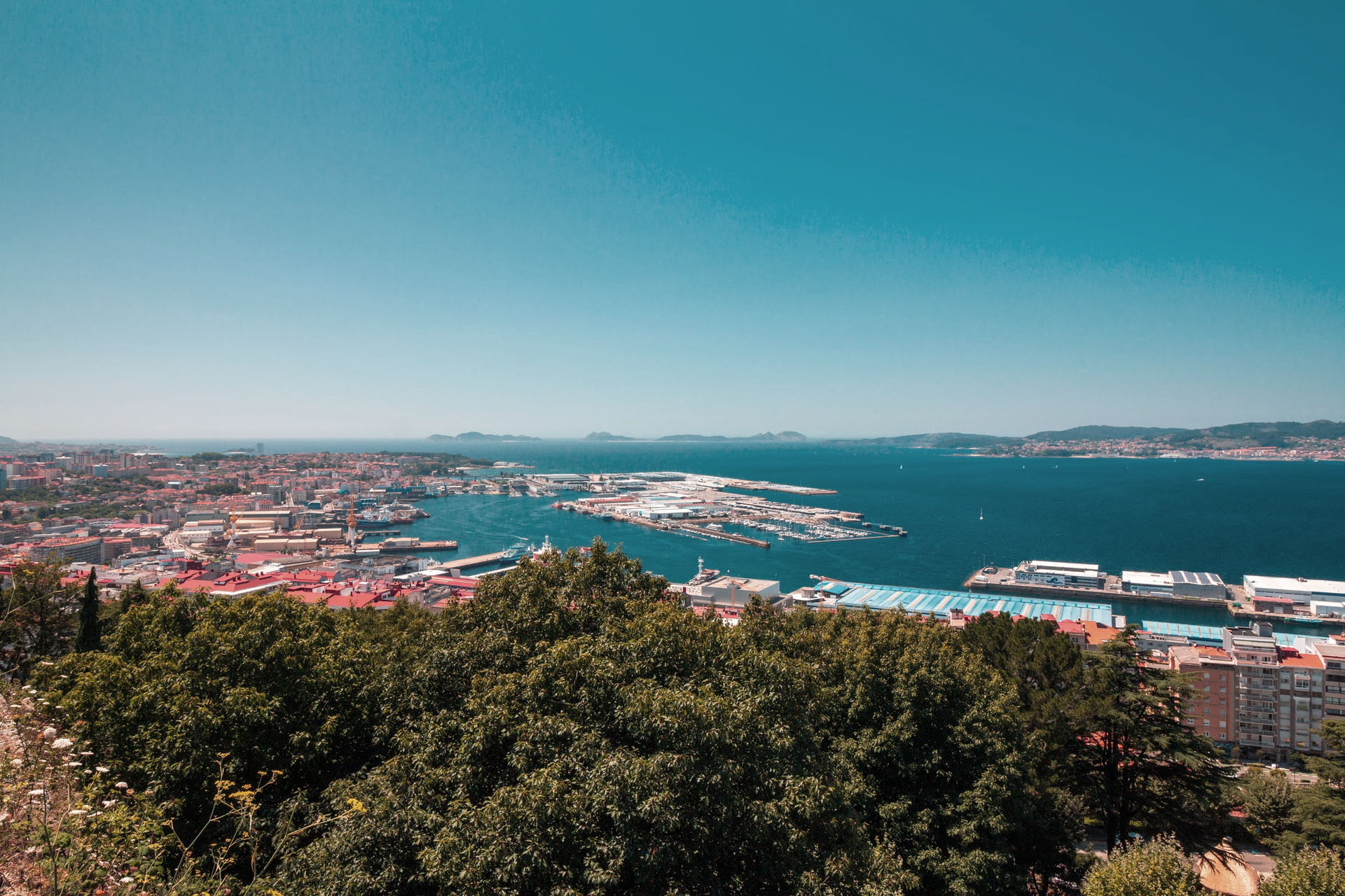 Vue aérienne de l'estuaire de la ville de Vigo