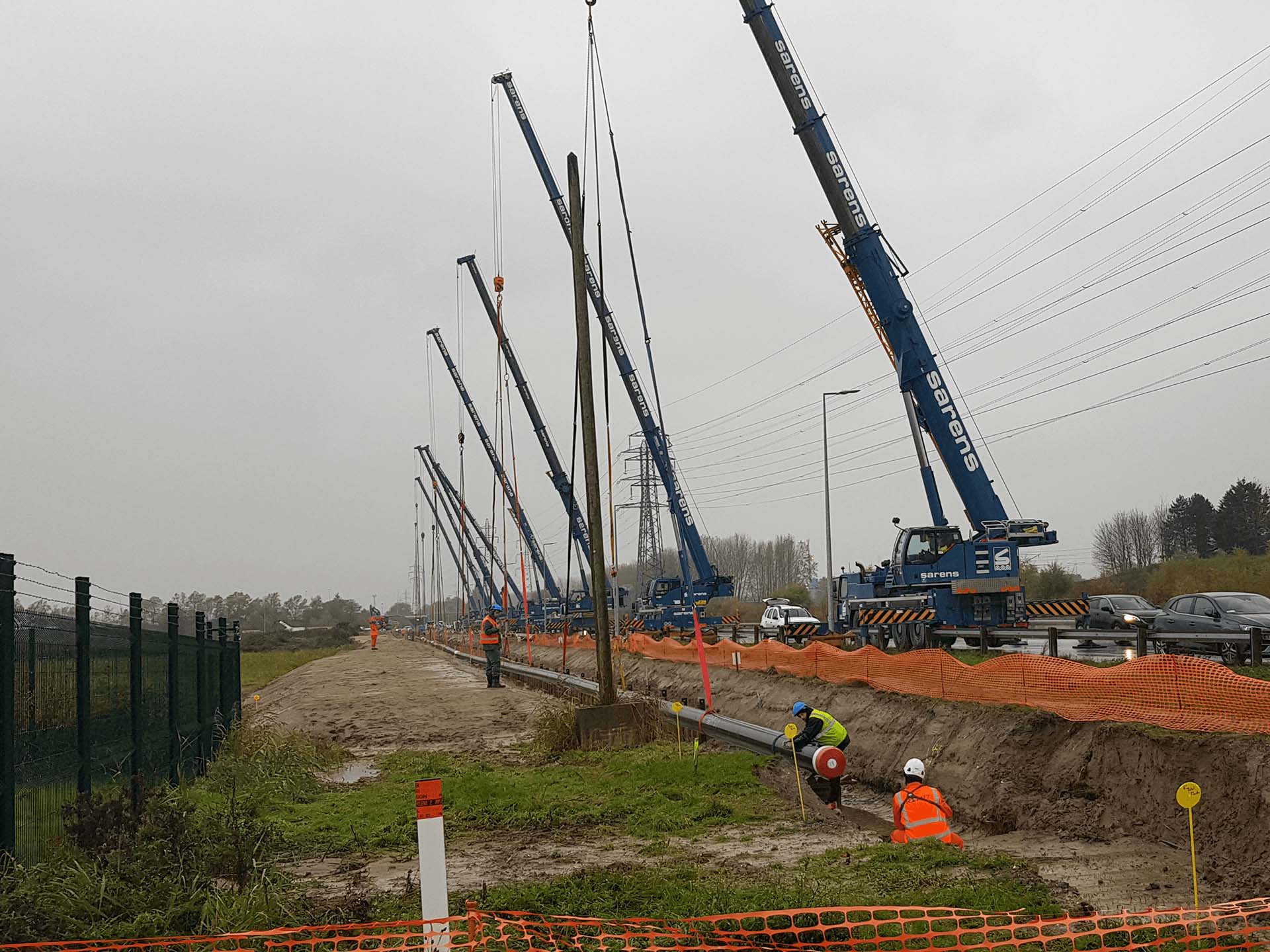 Grues de levage sur un chantier