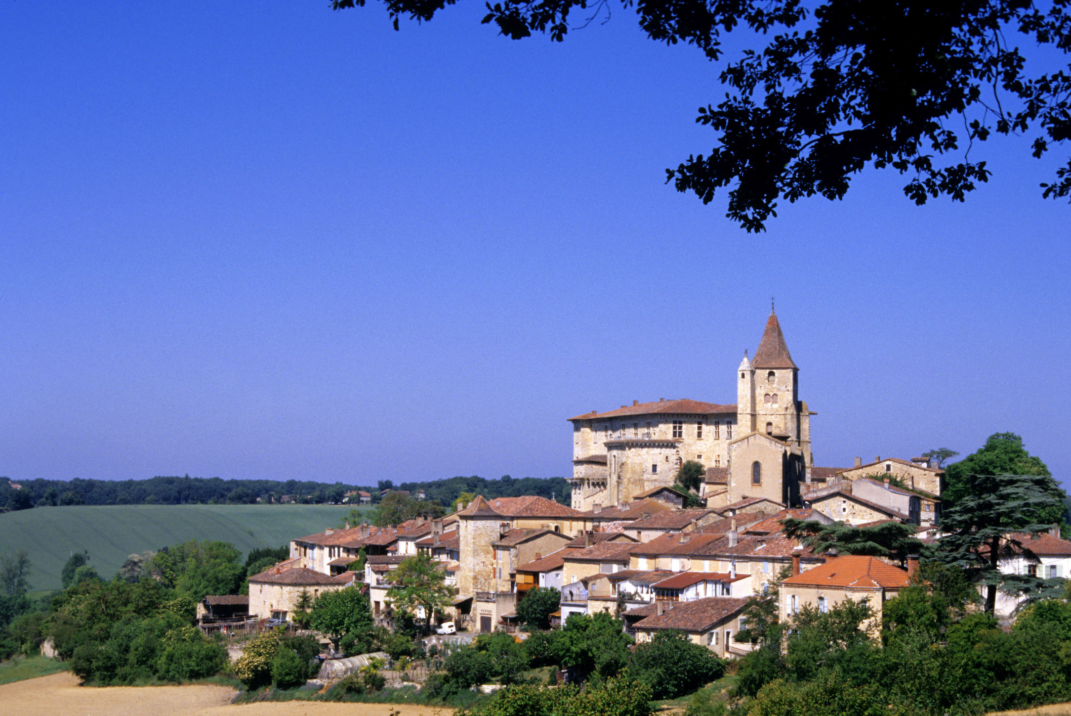 Vue du village de Lavardens