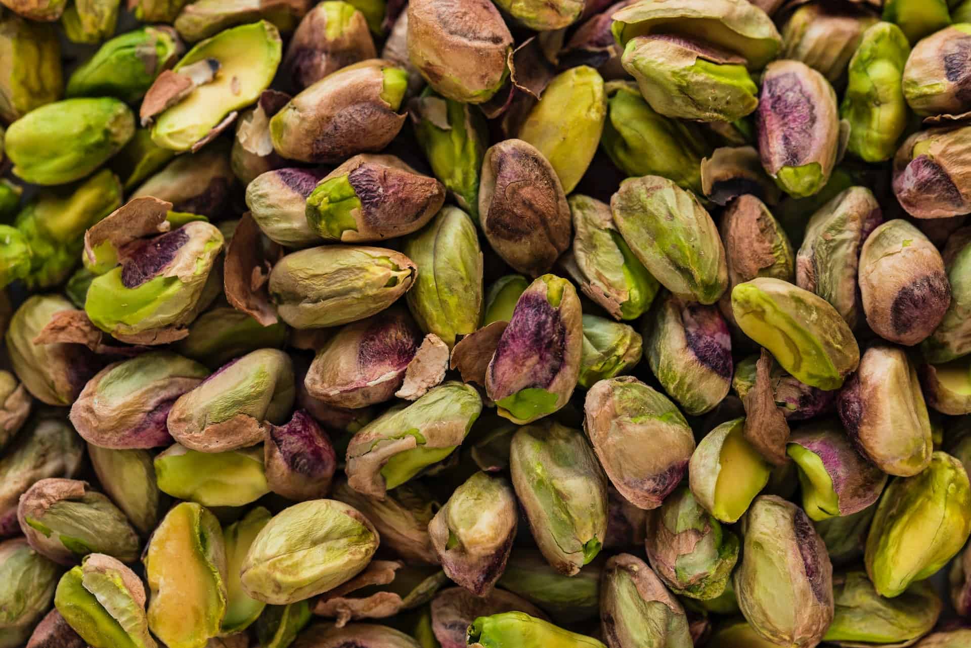 Gros plan de pistaches décortiquées